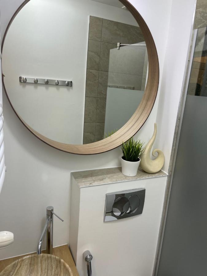 Metropole Apartments Studio City Букурещ Екстериор снимка